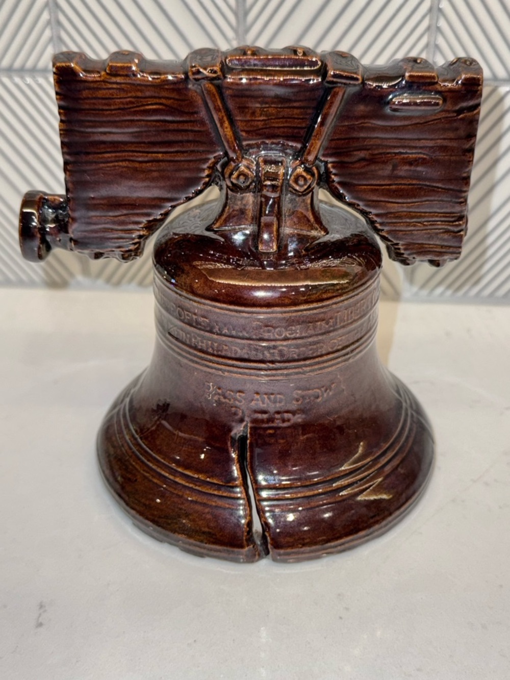 Vintage 1976 bicentennial liberty bell statue made in USA